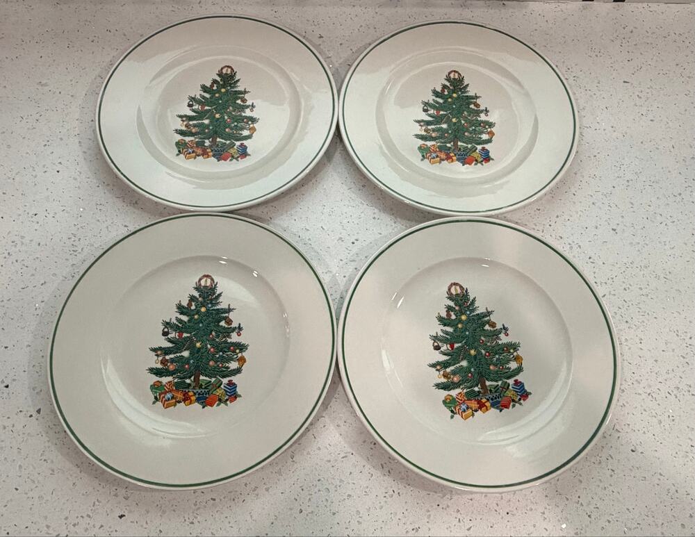 Badcock BDK1 Christmas Tree Dinner Plates Set of 4 10 3/8” Holiday
